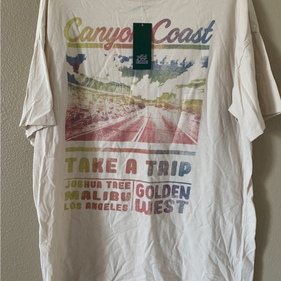 WildFable Women’s Oversized Graphic Tshirt NWT SIZE S - Picture 4 of 5